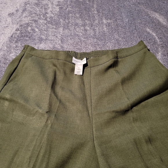 Women's slacks - Picture 2 of 5